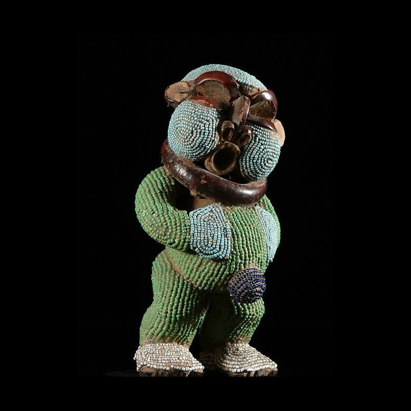 Statue terre cuite et perles - Pygmees - Cameroun - Deco