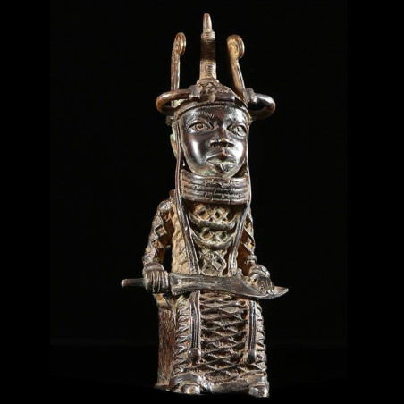 Oba en tenue de ceremonie - Bini Edo - Benin - Bronzes du Benin