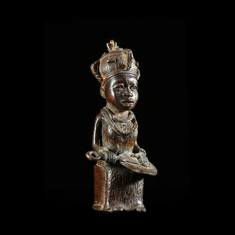 Reine en tenue de ceremonie - Bini Edo - Benin - Bronzes du Beni
