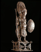 Oba en tenue de guerre - Bini Edo - Benin - Bronzes du Benin