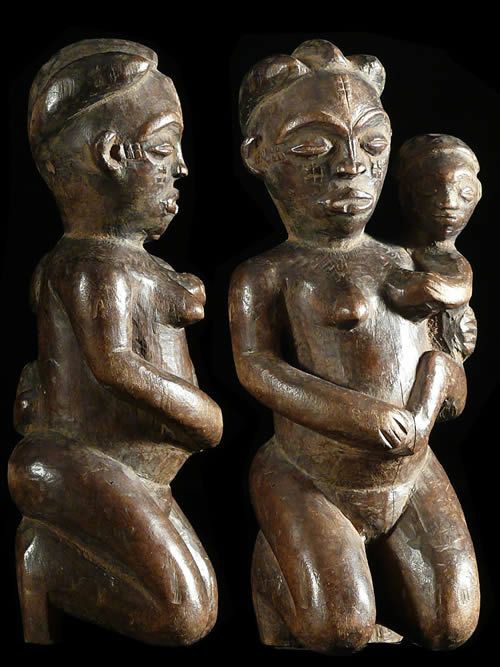 Statuette feminine maternite - Pende - RDC Zaire