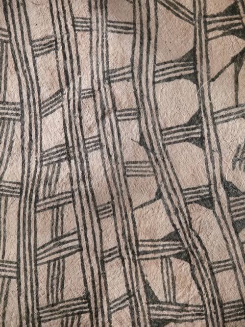 Murumba en ecorce battue - Pygmees / Mbuti - Ituri - RDC Zaire