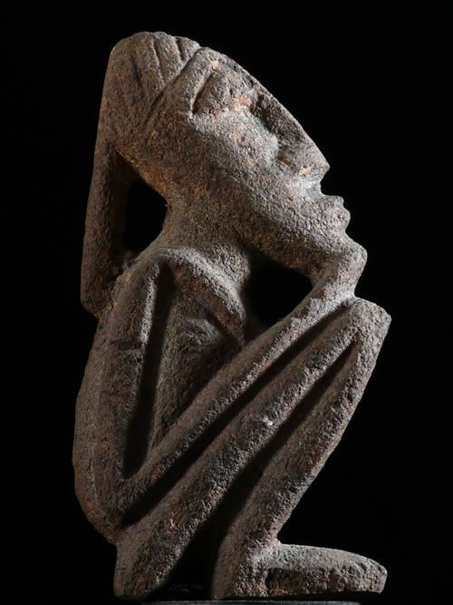 Statuette anthropomorphe en pierre - Dogon ? Lobi ? - Mali