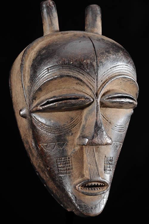 Masque de Circoncision - Mukanda - Holo - RDC Zaire / Angola