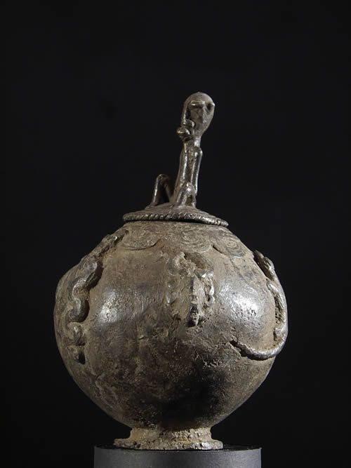 Pot a onguents magiques en bronze - Dogon - Mali - Bronzes