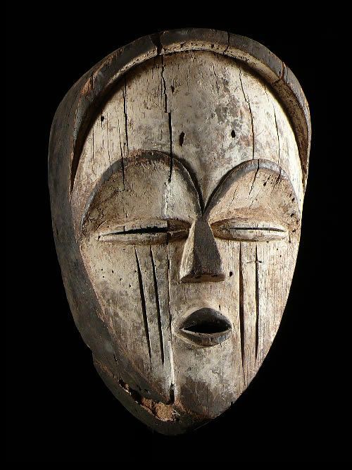 Masque blanc ancien - Tsogho - Gabon