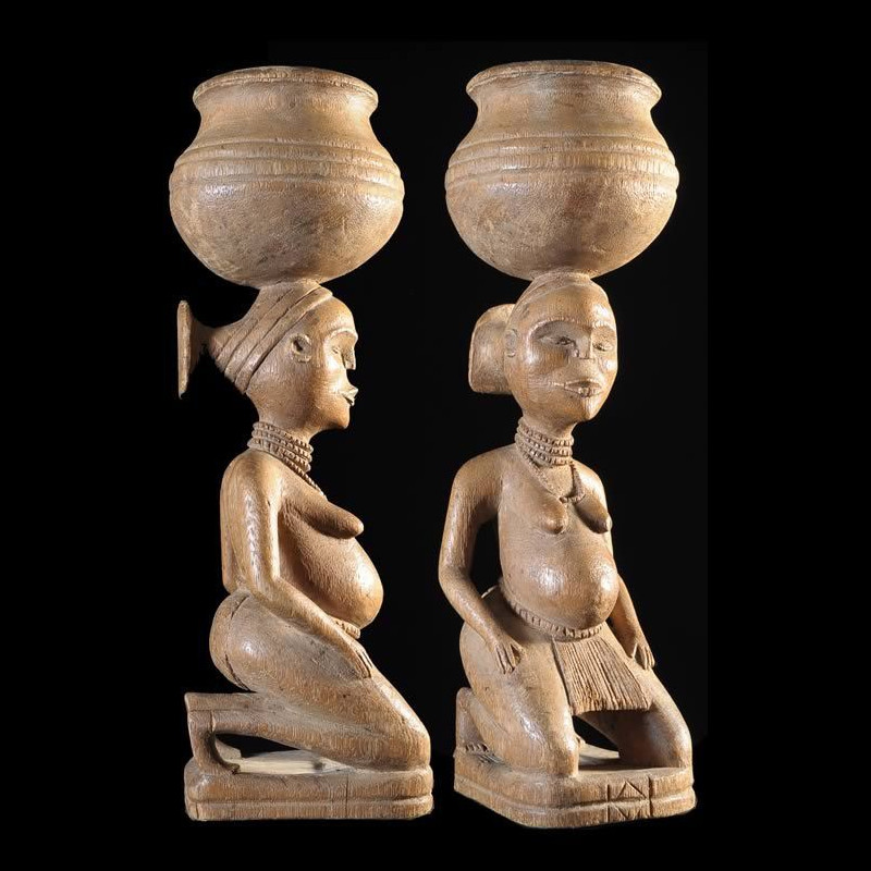 Porteuse de coupe Mangbetu RDC Zaire Objet n°3784 Galerie Bruno