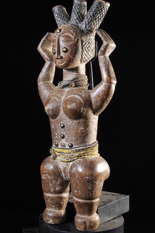 Statue pilon de reine - Attie - Côte d'Ivoire