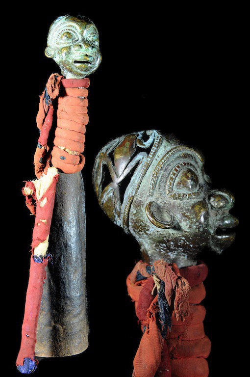 Gong en fer noir et bronze - Tikar - Cameroun