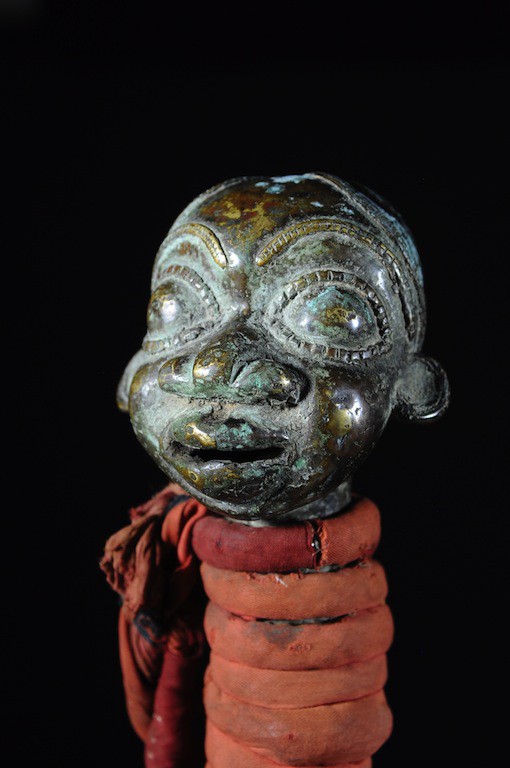Gong en fer noir et bronze - Tikar - Cameroun