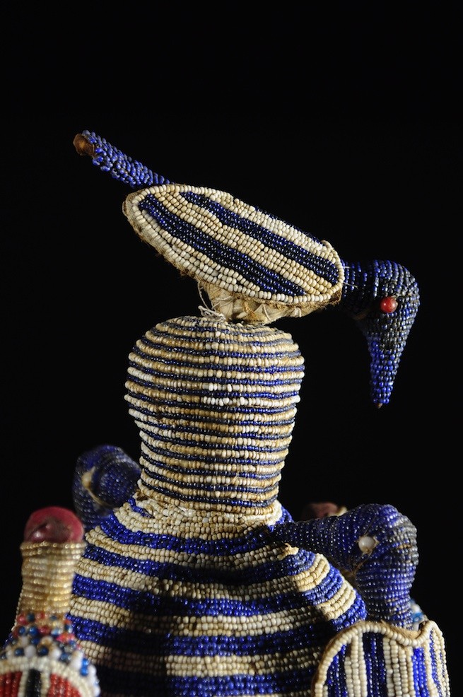 Coiffe Ade ou Adenla avec rideau de perles - Yoruba - Nigeria