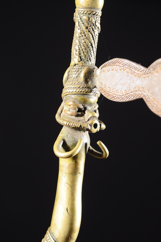 Hache Régalia en bronze - Bini - Nigéria