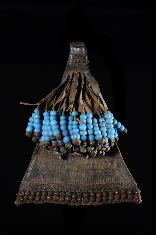 Cache sexe en cuir et perles de verre - Ethnie Kapsiki - Cameroun