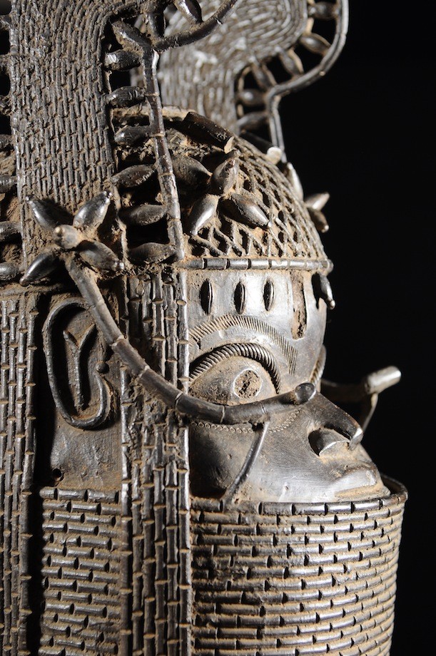 Tete commemorative Oba a ailettes - Bini Edo - Bronzes du Benin