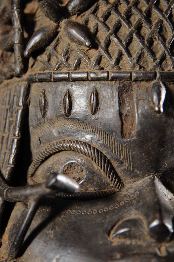 Tete commemorative Oba a ailettes - Bini Edo - Bronzes du Benin