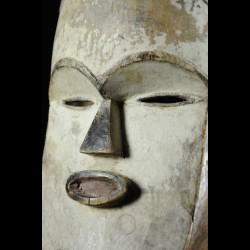 Masque blanc ancien - Tsogho / Vouvi - Gabon