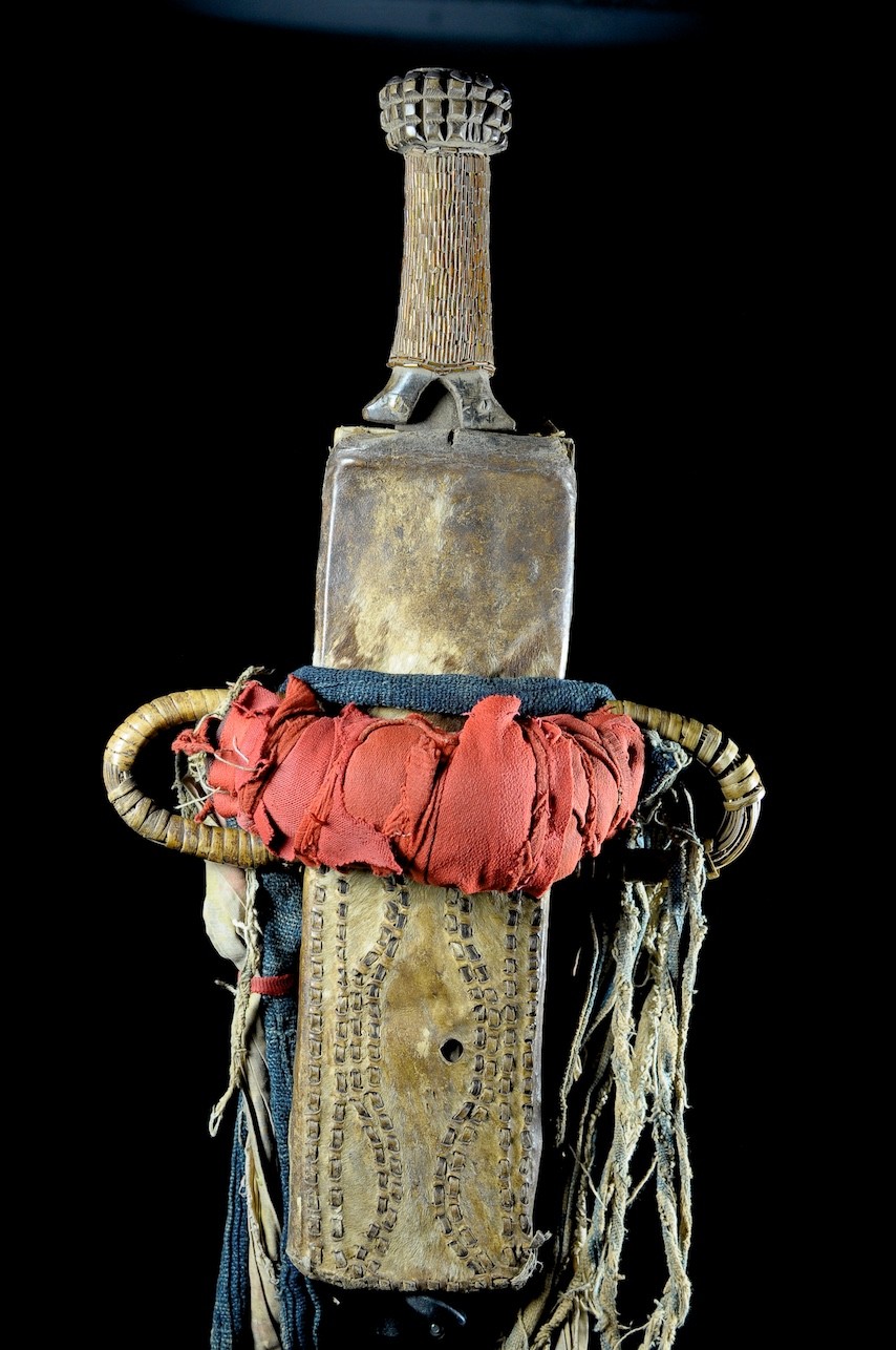 Couteau Glaive et son etui en cuir - Bamileke - Cameroun