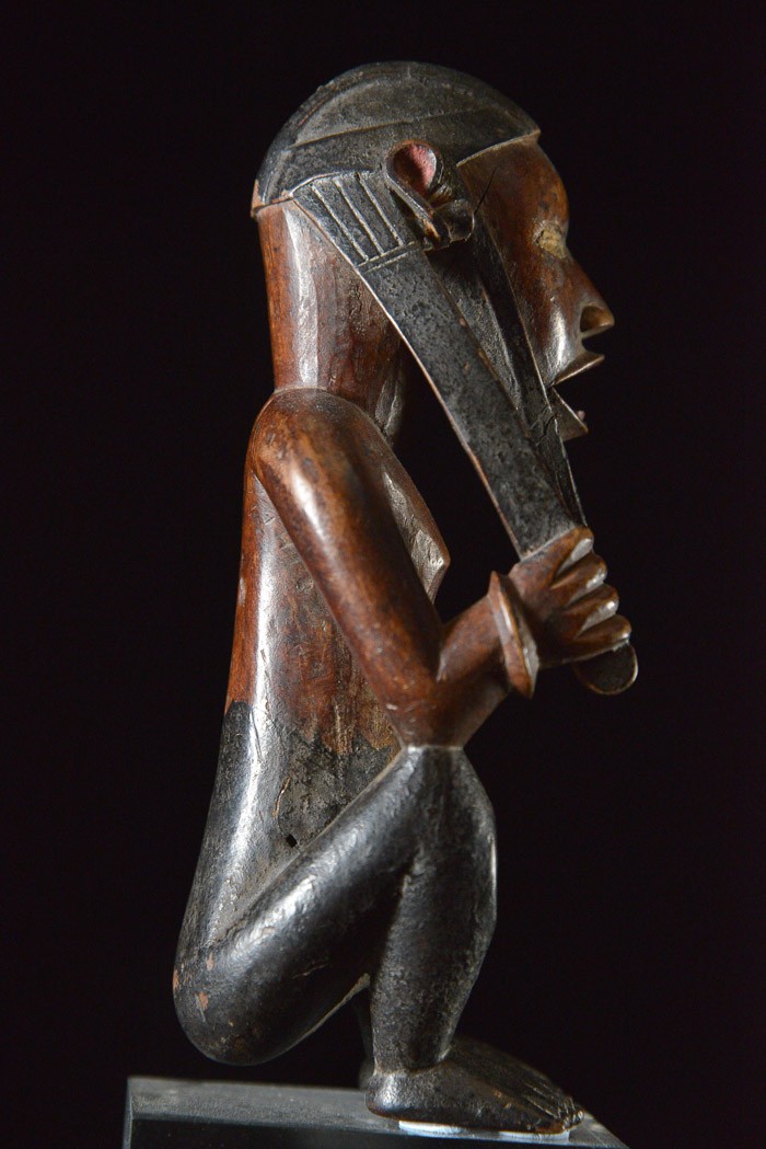Statue cultuelle Biteki assis - Bembe - RDC Zaire