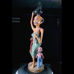 Sculpture Shetani Femme et enfants - Agostino Malaba - Makonde