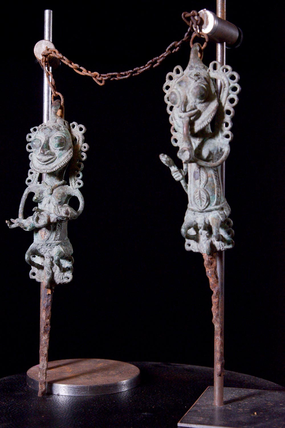 Statuettes Edan en paire de la societe Ogboni - Yoruba Nigeria - Bronzes