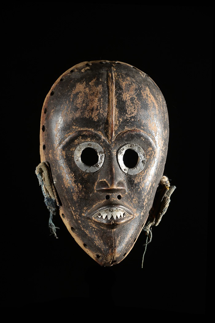Masque feminin Aluminium - Dan / Yacouba - Liberia - Masques africains