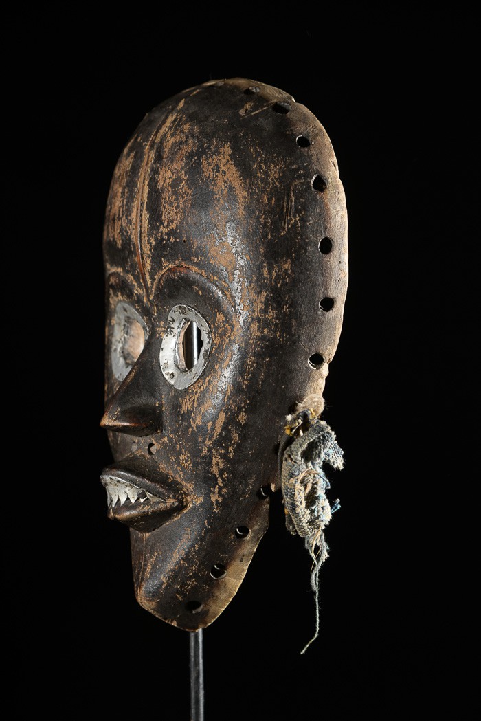 Masque feminin Aluminium - Dan / Yacouba - Liberia - Masques africains