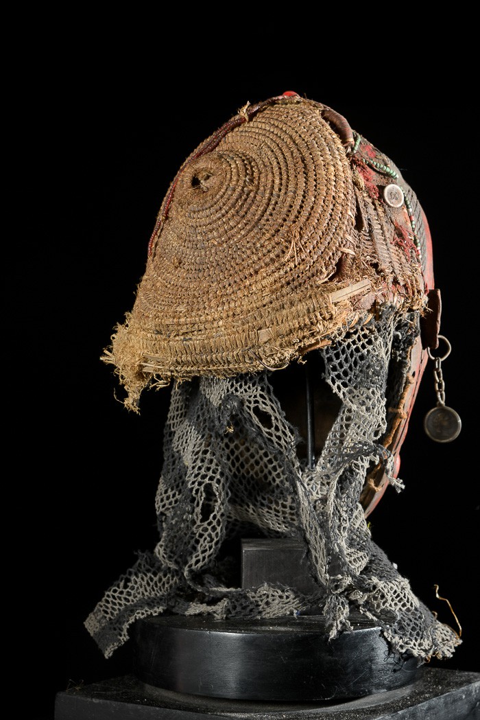 Masque Mwana Pwo Rouge - Chokwe / Tschokwe - Angola