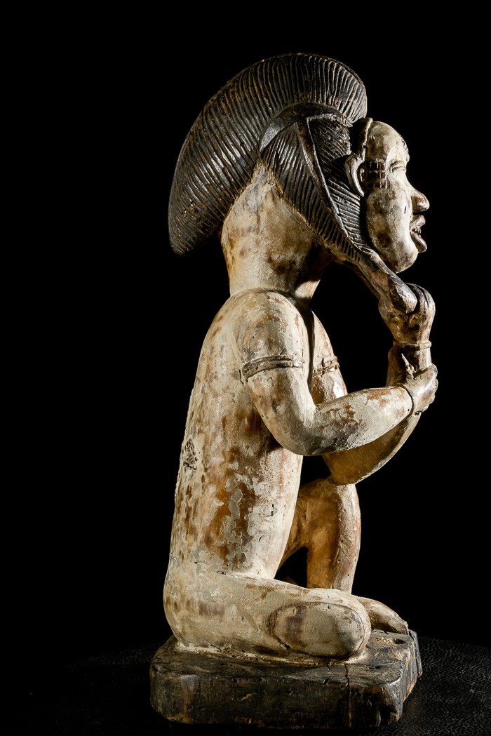 Statuette rituelle feminine masquée - Punu / Pounou Lumbu - Gabon