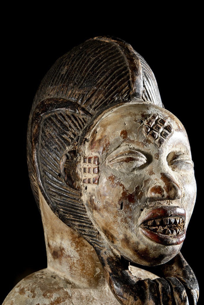 Statuette rituelle feminine masquée - Punu / Pounou Lumbu - Gabon