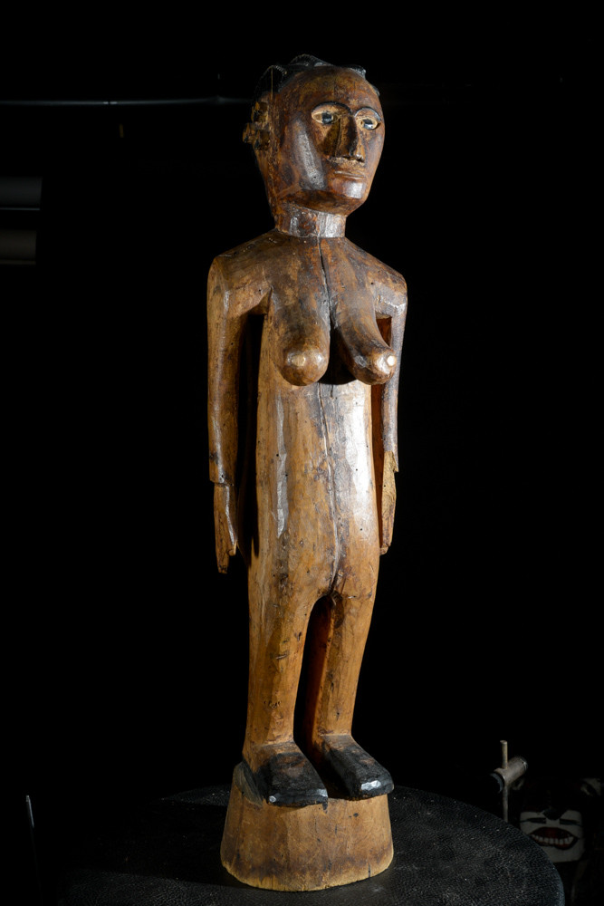 Statue féminine colon Kwere / Zaramo - Tanzanie