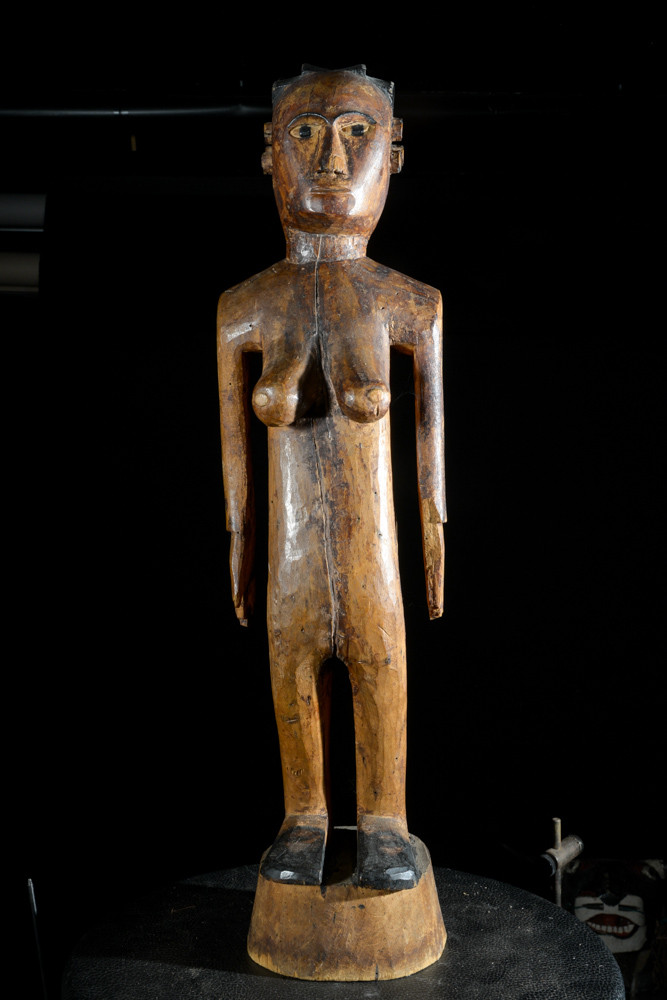 Statue féminine colon Kwere / Zaramo - Tanzanie