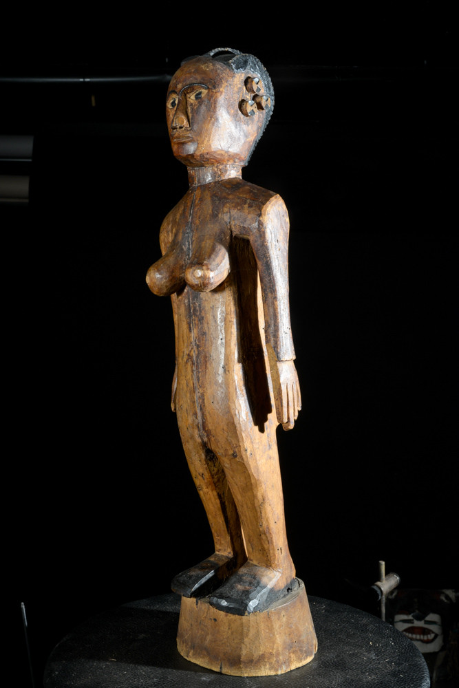 Statue féminine colon Kwere / Zaramo - Tanzanie