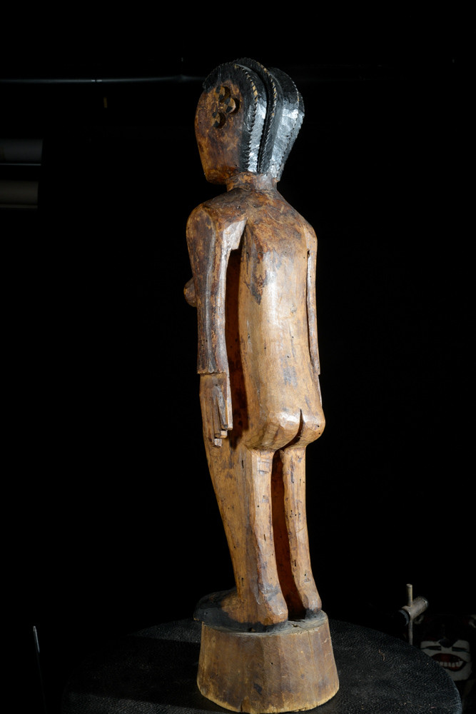 Statue féminine colon Kwere / Zaramo - Tanzanie