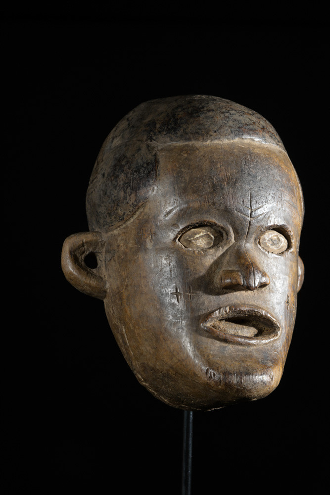 Masque anthropomorphe diminutif - Tabwa - RDC Zaire