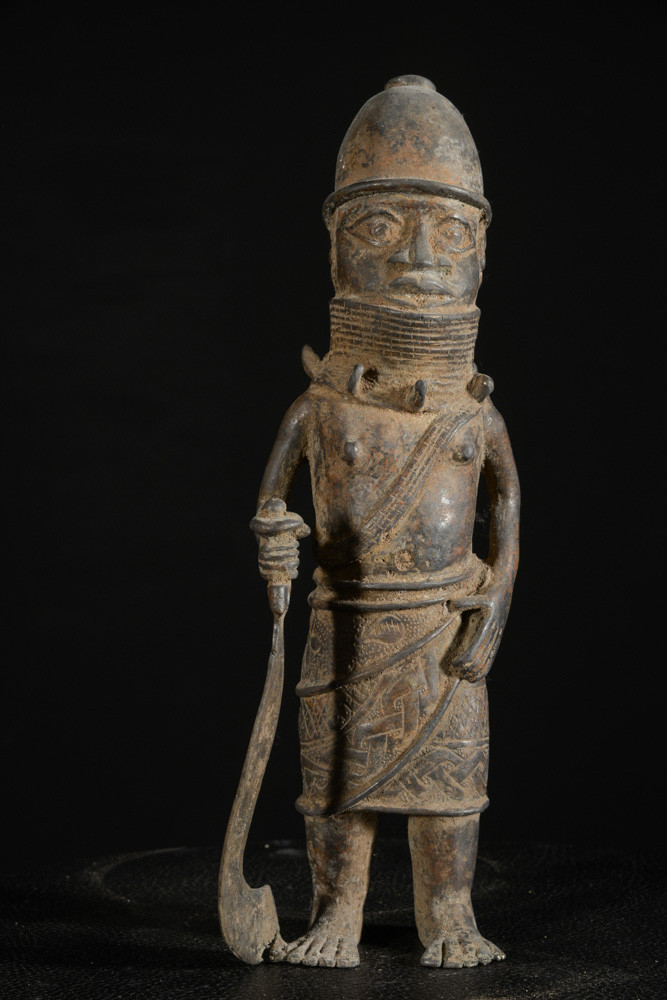 Oba en tenue de guerre - Bini Edo - Benin - Bronzes du Benin