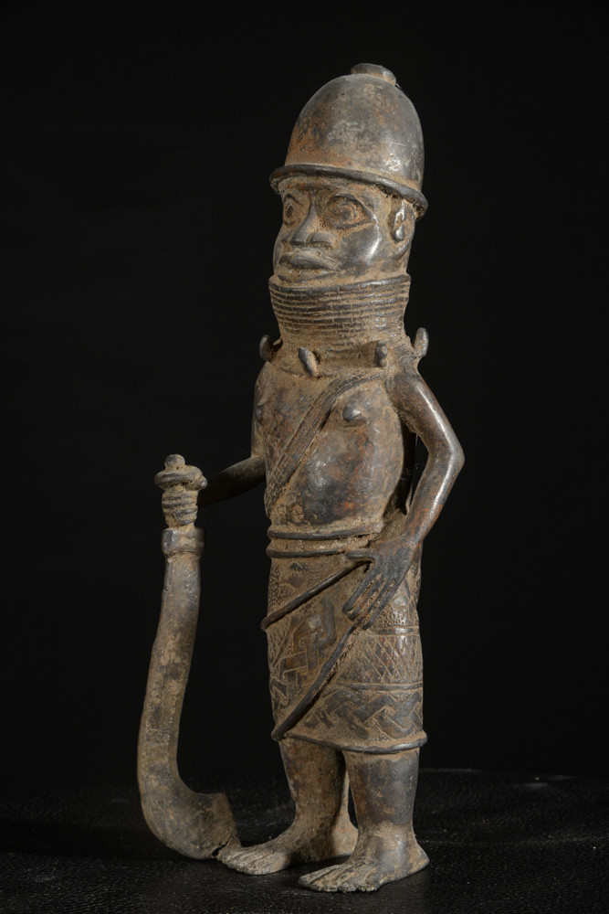 Oba en tenue de guerre - Bini Edo - Benin - Bronzes du Benin