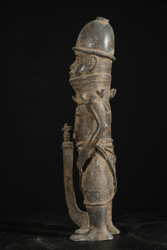 Oba en tenue de guerre - Bini Edo - Benin - Bronzes du Benin