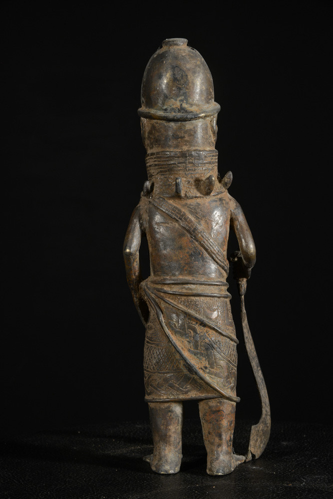 Oba en tenue de guerre - Bini Edo - Benin - Bronzes du Benin