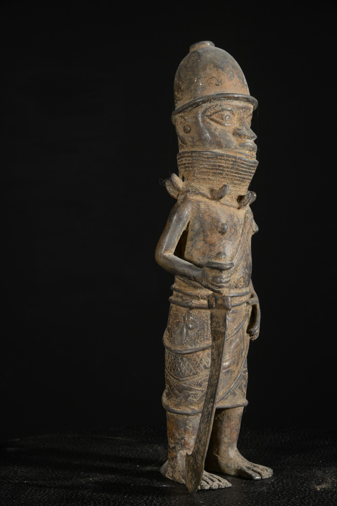 Oba en tenue de guerre - Bini Edo - Benin - Bronzes du Benin