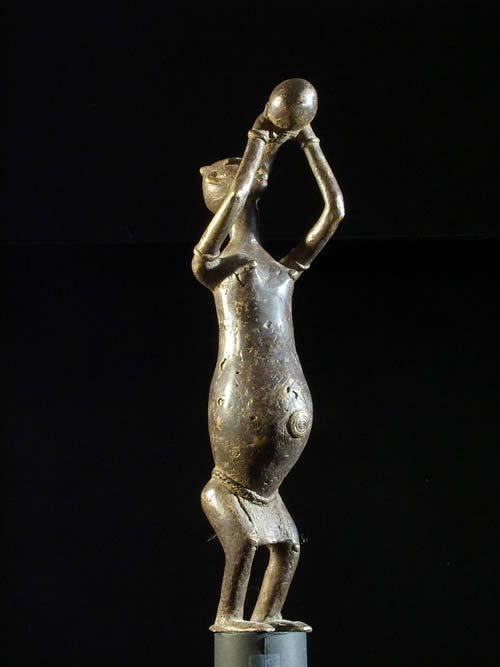 Personnage buvant - Dogon - Mali - Bronzes anciens du Mali