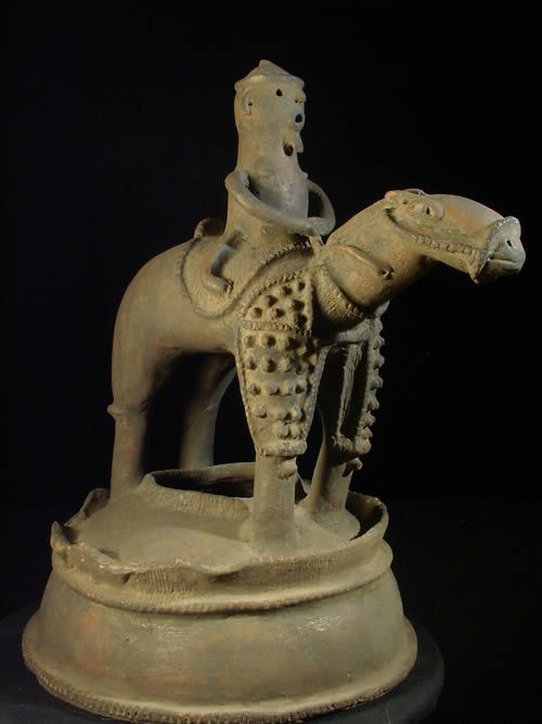 Poterie cavalier et son cheval - Region de Bida - Nigeria