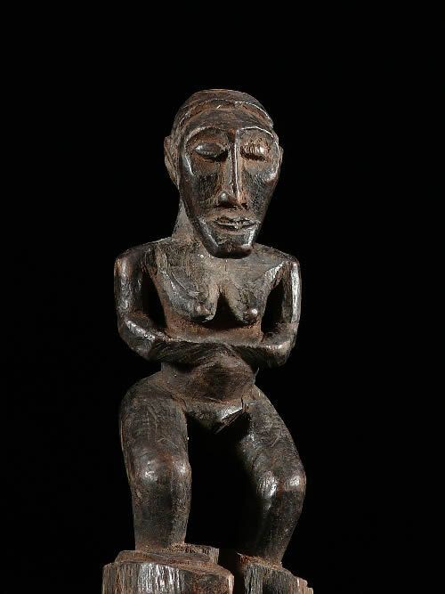 Statue cultuelle feminine - Hemba - RDC Zaire