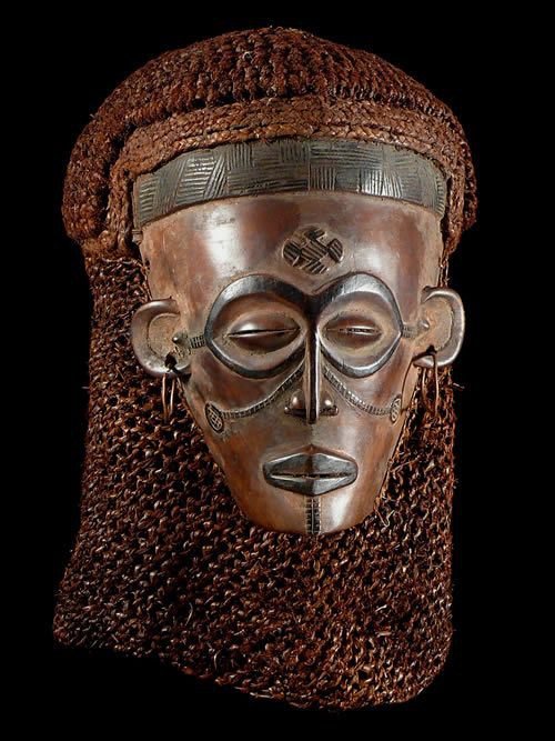 Masque Mwana Pwo - Chokwe / Tschokwe - Angola