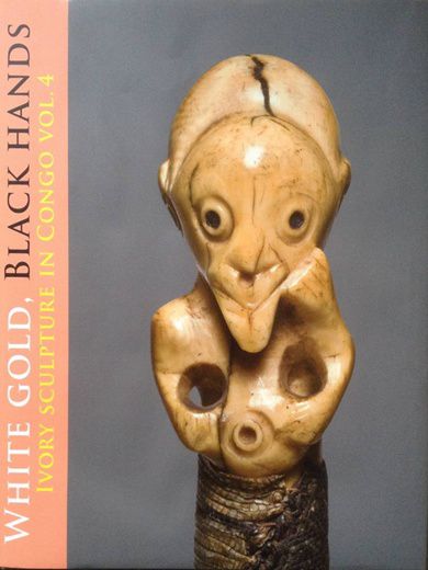 livre White Gold, black hands
